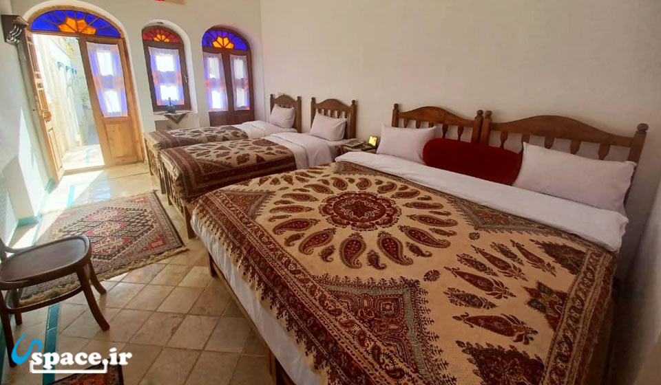 اتاق 4 تخته هتل سنتی خانه اطلسی - کاشان - اصفهان