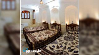 اتاق 3 تخته هتل سنتی خانه اطلسی - کاشان - اصفهان
